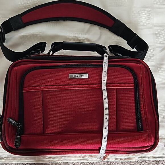 Skyway Women's Shoulder Carry-On Luggage Bag Red/Bag 17"-11" - Picture 16 of 16